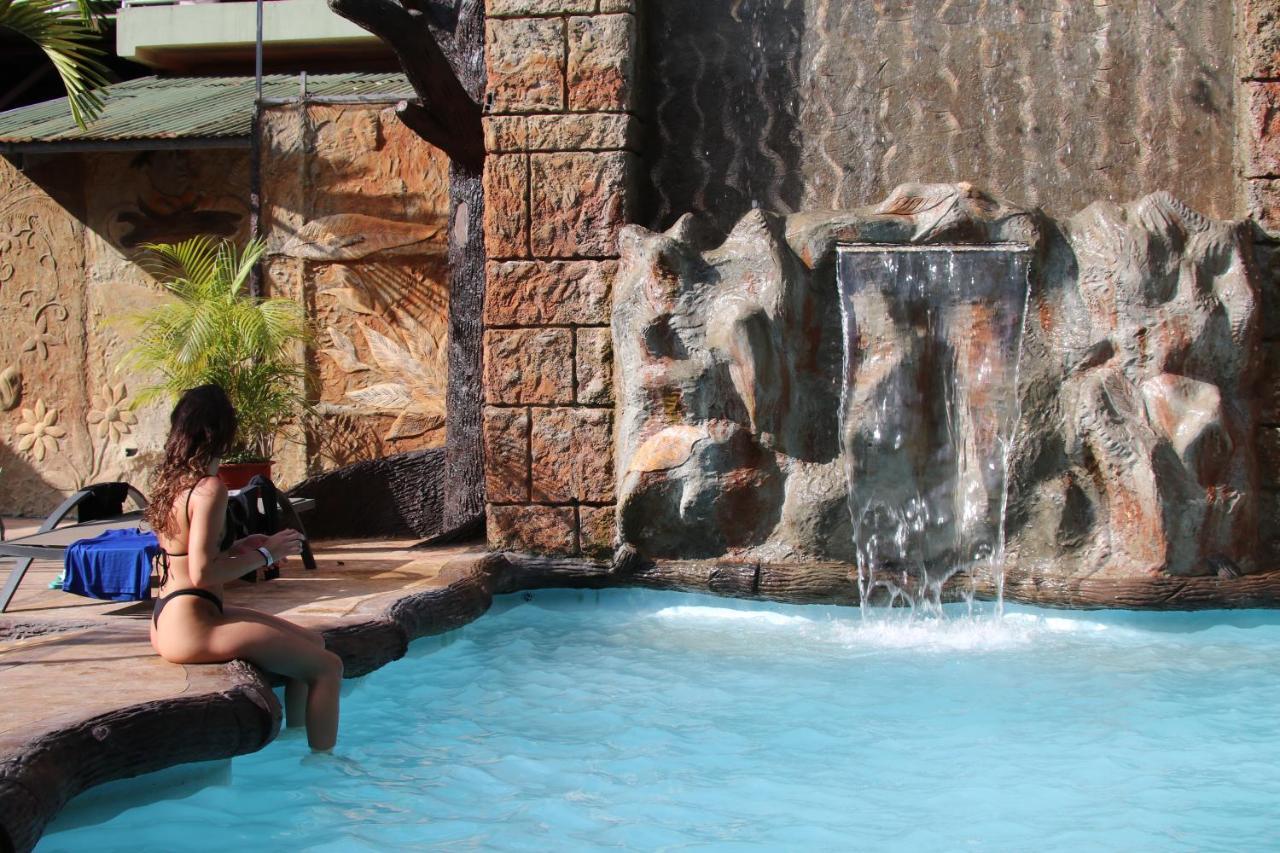 Arenal Poshpacker Hostel La Fortuna ภายนอก รูปภาพ