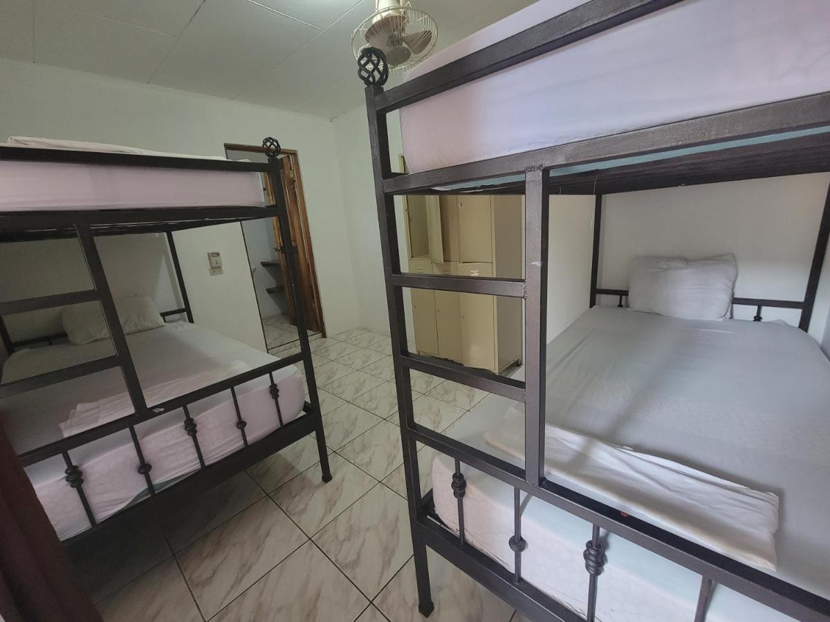 Arenal Poshpacker Hostel La Fortuna ภายนอก รูปภาพ