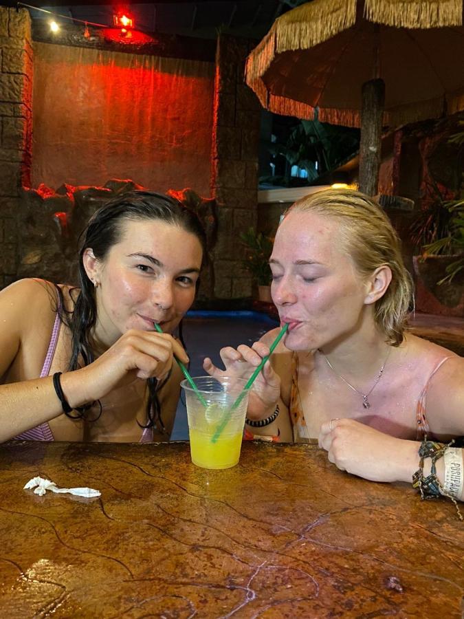 Arenal Poshpacker Hostel La Fortuna ภายนอก รูปภาพ