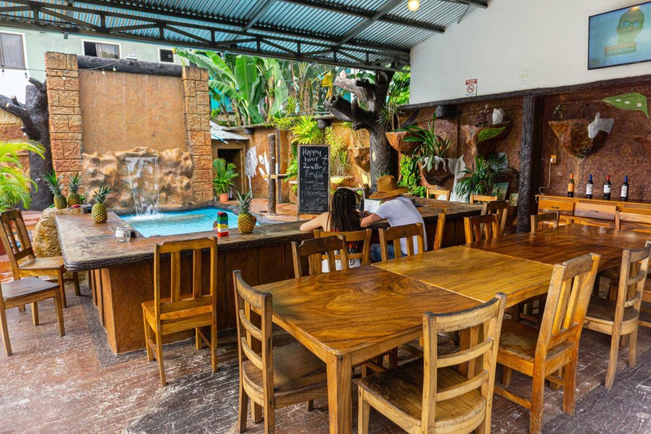 Arenal Poshpacker Hostel La Fortuna ภายนอก รูปภาพ