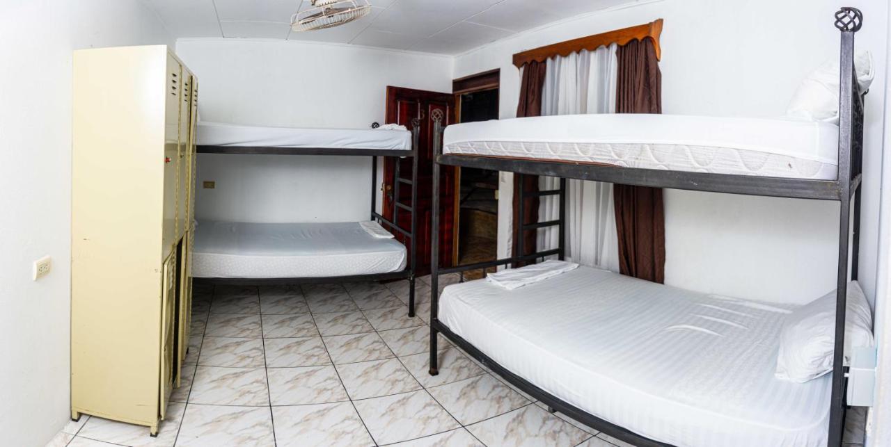 Arenal Poshpacker Hostel La Fortuna ภายนอก รูปภาพ