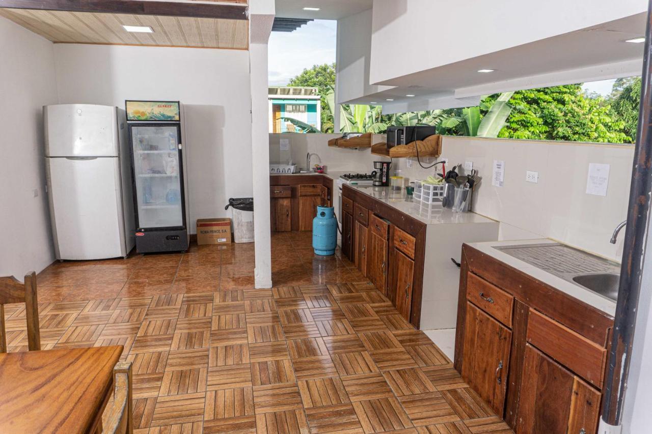 Arenal Poshpacker Hostel La Fortuna ภายนอก รูปภาพ