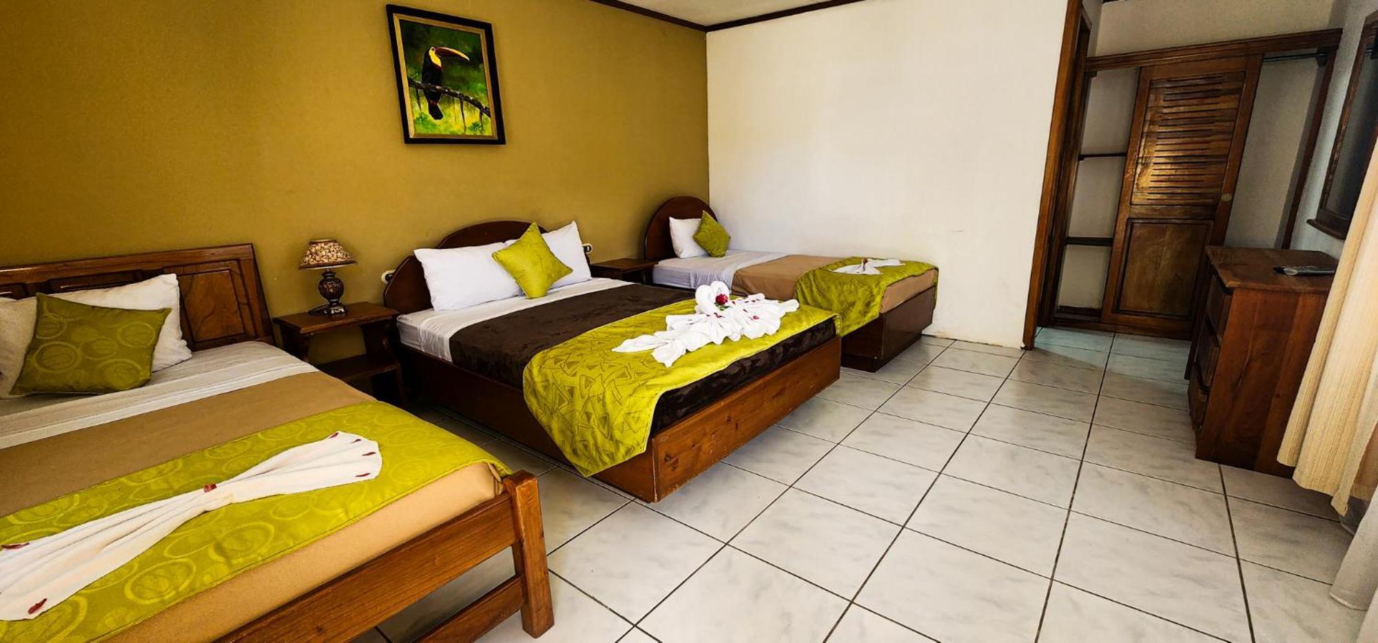 Arenal Poshpacker Hostel La Fortuna ภายนอก รูปภาพ